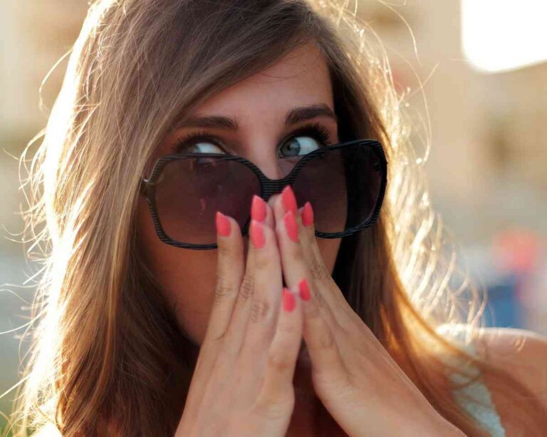 Dos Tercios de los Españoles Han Compartido Vuelo con un Pasajero con Mal Olor