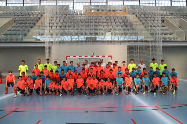 El C.D. Racing de Alcázar Celebra con Éxito la Quinta Edición de su Campus de Fútbol Sala, Reuniendo a 55 Jóvenes Talentos de la Región
