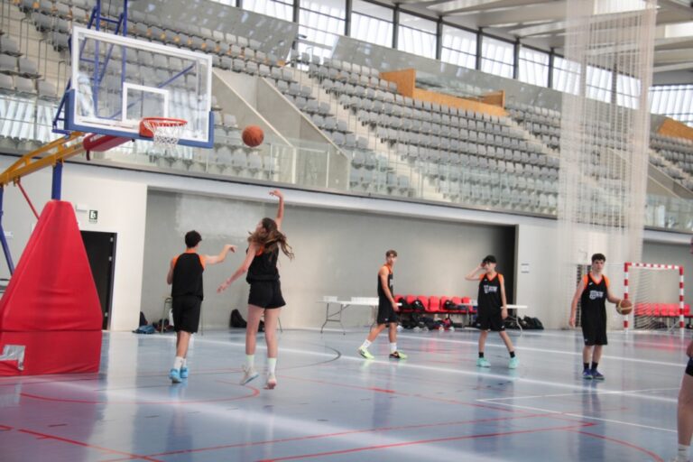Resurge la Pasión por el Baloncesto: El ‘Alcázar Ballers Summer Camp’ Celebra su Cuarta Edición en el Pabellón Vicente Paniagua