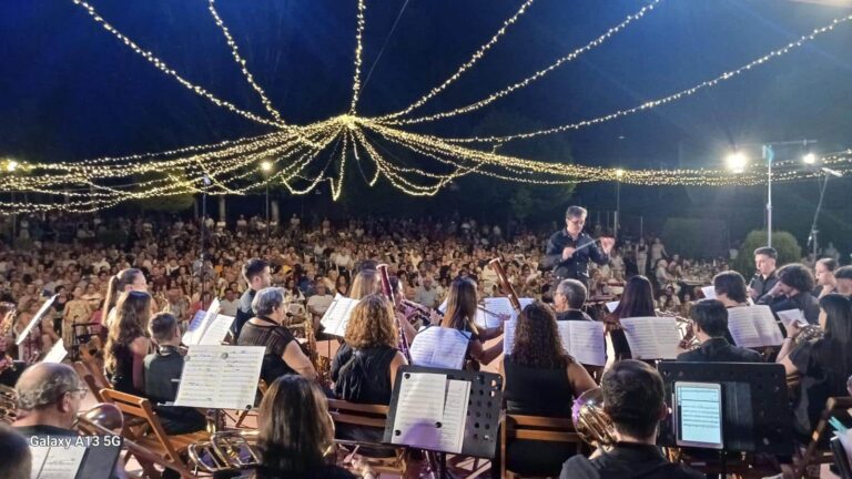 Cerca de Mil Personas Disfrutan del Mejor Repertorio de Broadway con La Asociación Musical Santa Cecilia