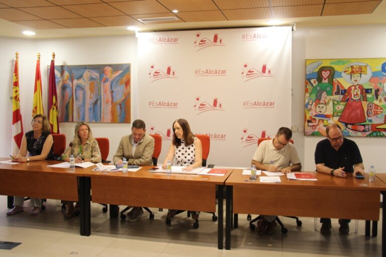 La Alcaldesa Lidera la Junta Local de Seguridad para Asegurar un Desarrollo Sin Contratiempos en la Feria y Fiestas 2024