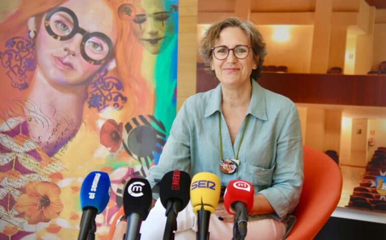 El Ayuntamiento de Alcázar de San Juan Desvela su Emocionante Cartelera Teatral para el Otoño