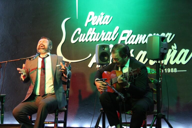 La Peña Cultural Flamenca Brilla en su XXVIII Gala con la Estrella del Cante José Olmo