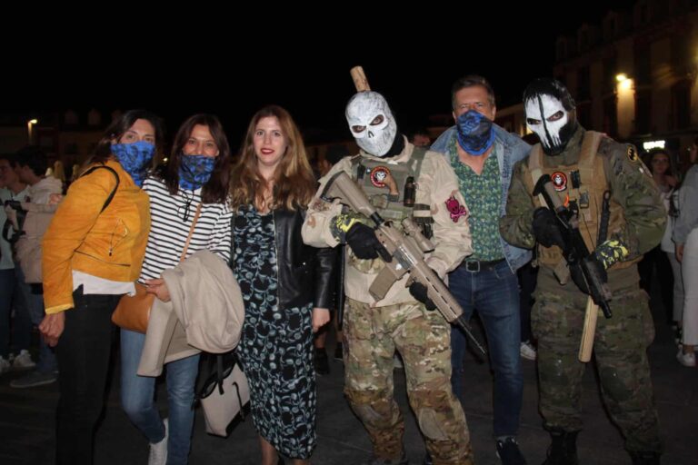 La ‘Survival Zombie’ Convoca a una Multitud a Vivir una Noche de Terror y Diversión