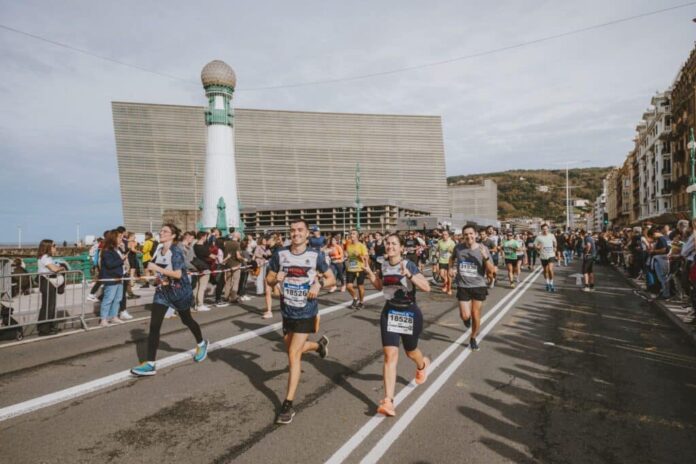 Gonzalo Navarrete, cardiólogo de Policlínica Gipuzkoa: "El 60-80% de las paradas cardiorrespiratorias en jóvenes ocurren durante la práctica deportiva"