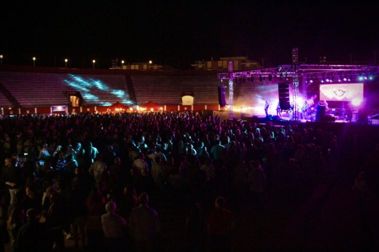 La Plaza de Toros de Alcázar Vibra con la ‘Noche de Tributos’: Una Velada Musical Inolvidable