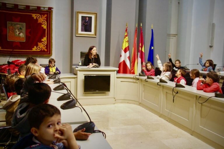 Alcázar de San Juan Impulsa la Participación Infantil con Actividades Especiales en el Día Mundial de la Infancia