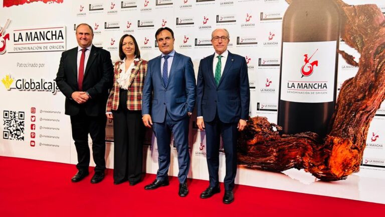 Destacadas Personalidades Honradas en los Premios Solidarios 2024 de la DO La Mancha