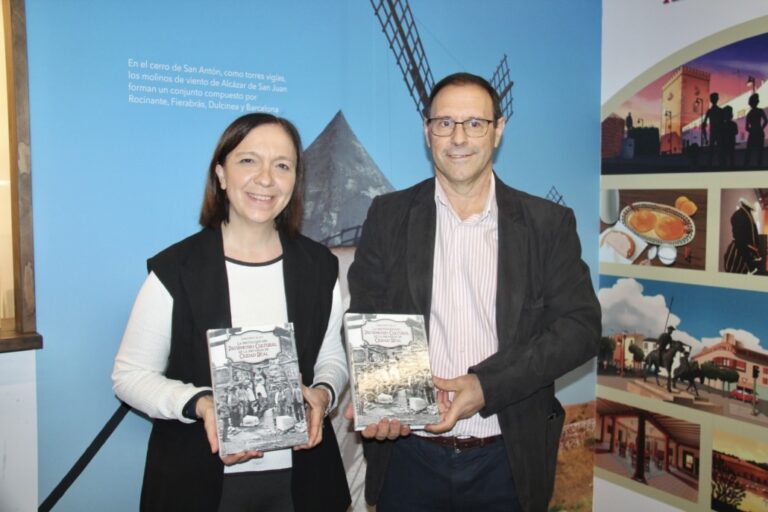 Enrique Jiménez Desvela su Obra sobre la Salvaguardia del Patrimonio Cultural de Ciudad Real en la Fonda de la Estación