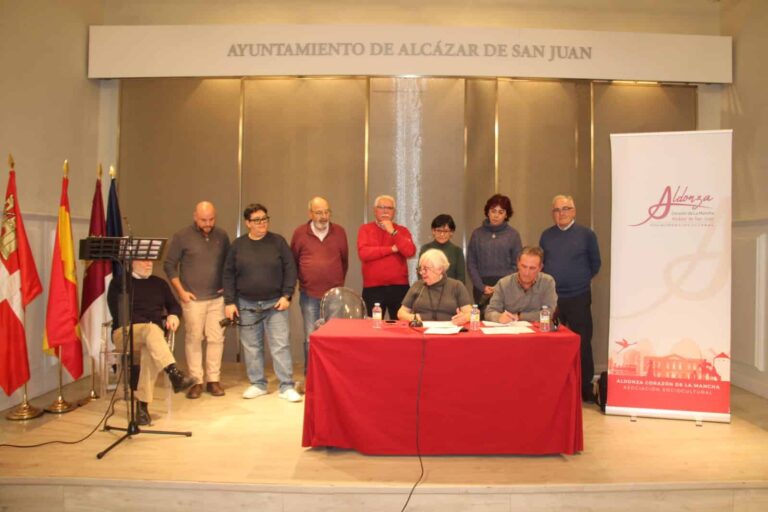 La Asociación ‘Aldonza Corazón de La Mancha’ Se Presenta Oficialmente a los Ciudadanos de Alcázar en el Salón Noble