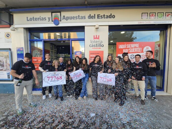 Lotería Castillo de Alaquàs reparte premios de Navidad; expectativa por el Gordo del Niño 2025