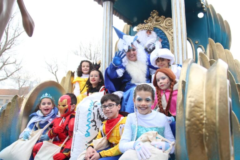 Alcázar de San Juan despide la Navidad con el encanto y la alegría de los Reyes Magos de Oriente