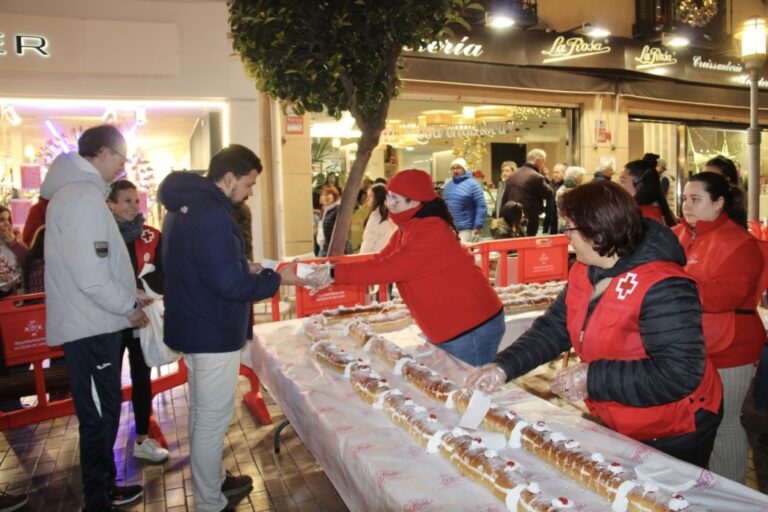 La Pastelería La Rosa Inaugura la Temporada de Reyes Magos con su Tradicional Roscón Solidario para Beneficiar a Cruz Roja