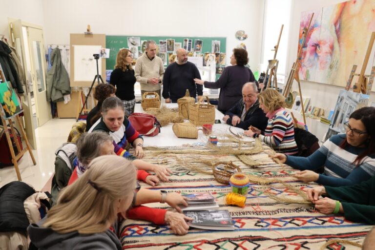 Alcázar de San Juan Fomenta la Conservación de la Tradición Artesanal con un Taller de Iniciación al Esparto