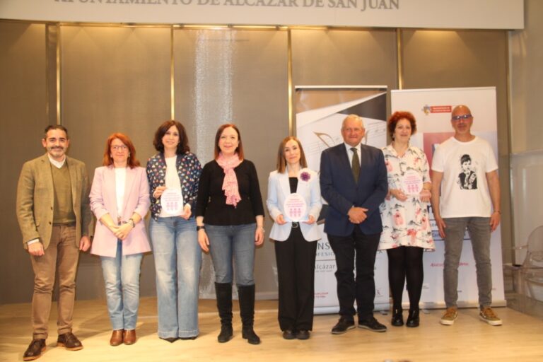 El Ayuntamiento de Alcázar honra a empresas locales por su compromiso con la igualdad en el Día Internacional de la Mujer