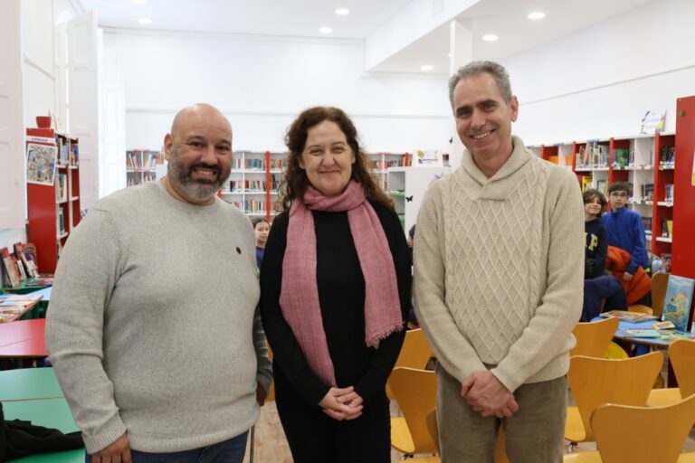 Encuentros Literarios: Paula Carballeira Inspira a Escolares en Alcázar de San Juan