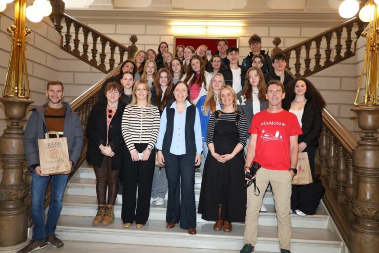 Recepción oficial en el Ayuntamiento de Alcázar de San Juan a estudiantes holandeses del intercambio con el IES María Zambrano