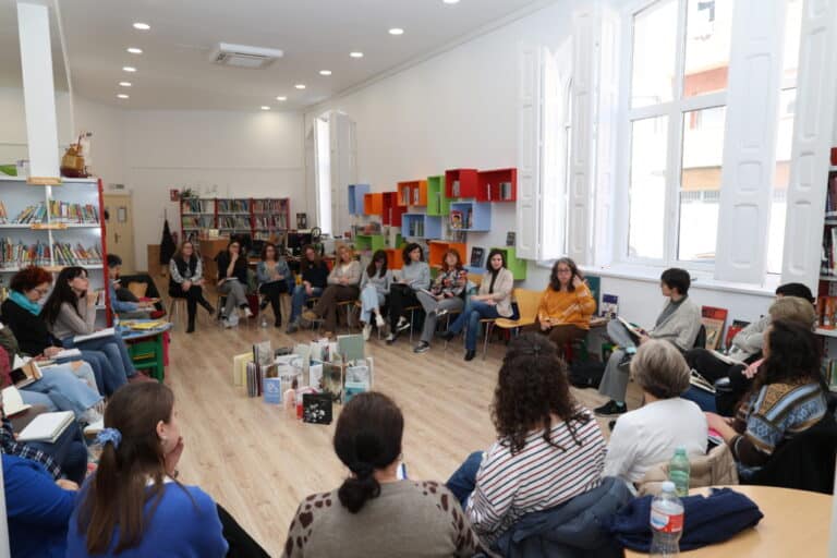 Taller ‘Descubrir la voz perdida’ de Silvia García en Alcázar de San Juan: La lectura como clave para el bienestar emocional