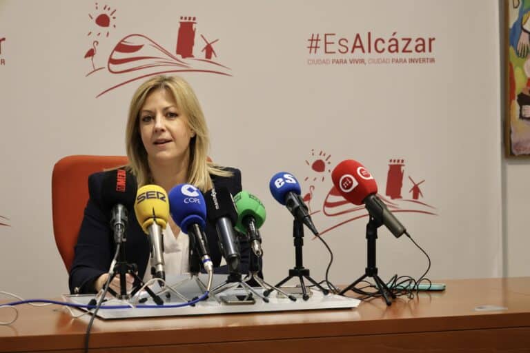 La Junta de Gobierno Local de abril reafirma el compromiso del Ayuntamiento de Alcázar con la educación, el empleo y el desarrollo comunitario