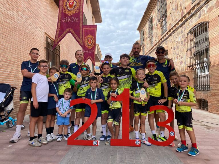 Amigos del Plato Grande Inundan Herencia de Ciclismo en su II Trofeo de Escuelas