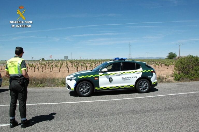 Guardia Civil denuncia a un conductor de ambulancia por dar positivo en drogas mientras conducía