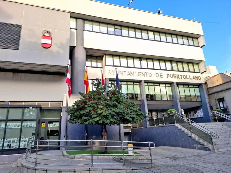 Apertura de Convocatoria para Ingeniero Técnico de Obras y Auxiliar de Informática: Plazo de Solicitud de 20 Días Hábiles