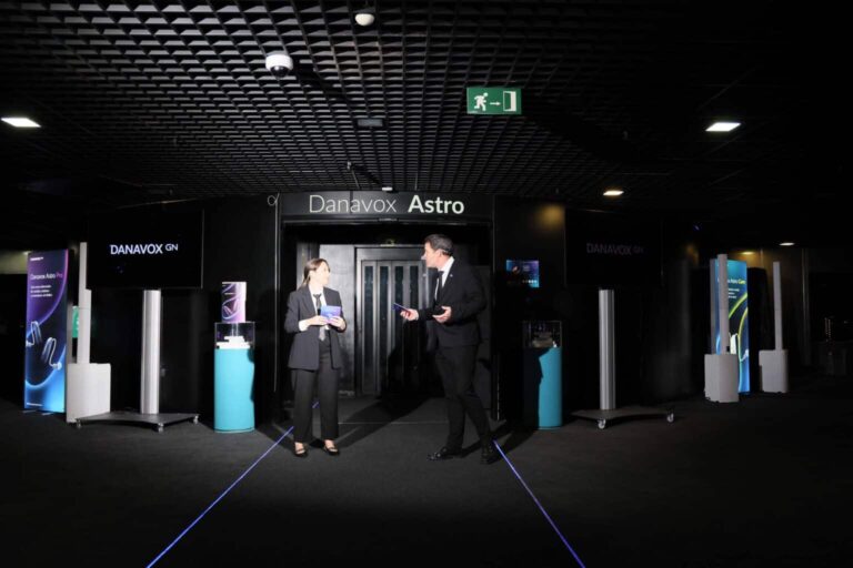 DANAVOX presenta su nueva tecnología ASTRO en el Faro de Moncloa: una experiencia de otro planeta para los audioprotesistas