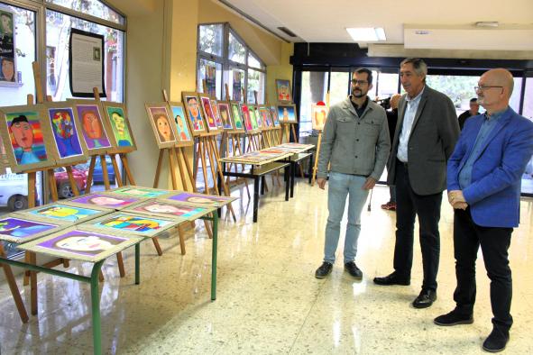 El Gobierno Regional Destaca el Talento Joven en la Exposición ‘Autoretratos Basados en Picasso’ del IES Modesto Navarro de La Solana