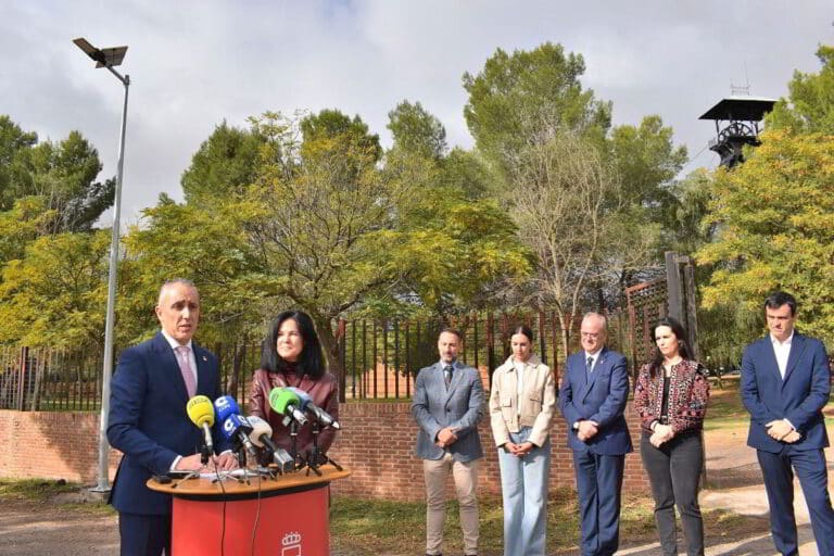 El Parque Pozo Norte brilla con mejoras en seguridad: Nueva iluminación inteligente facilita el acceso peatonal al Museo de la Minería