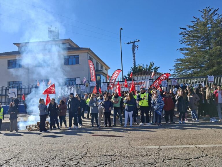 Éxito Total en la Segunda Jornada de Huelga en Mahle Durante la Negociación del ERE