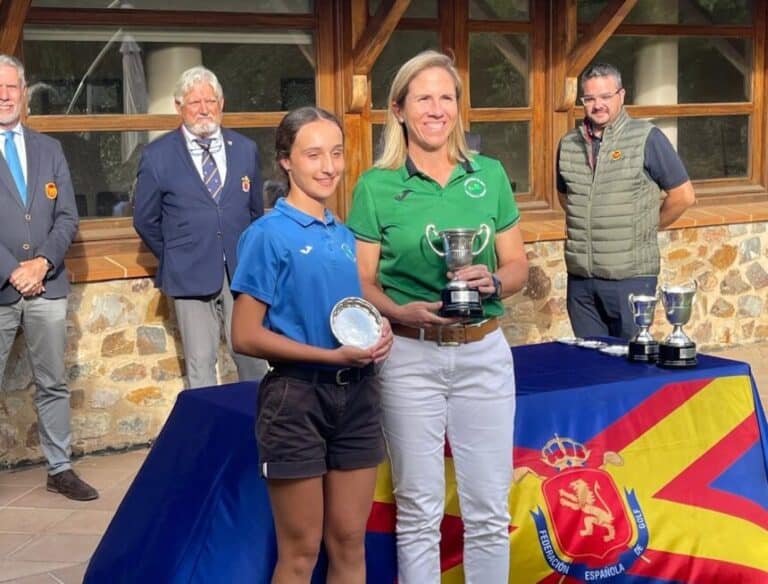 Laura Torres de Alcázar y Alicia Cámara comparten el subcampeonato en el Nacional de Golf Femenino de 3ª Categoría