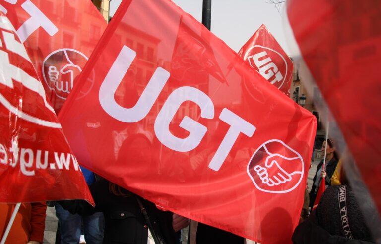 UGT Censura la Prórroga de la Suspensión de la Carrera Profesional por Parte del Gobierno Regional hasta 2026