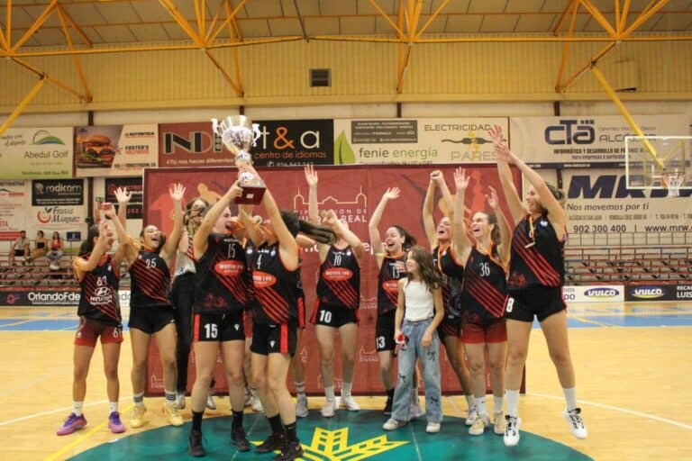 ¡Grupo 76-Alkasar se alza con el título de Campeonas del Trofeo Diputación de Ciudad Real Femenino 2025! 🏆✨