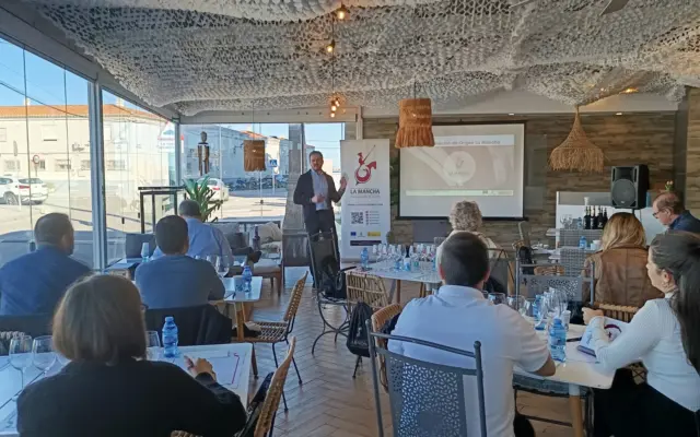 Curso de sumillería con vinos DO La Mancha impartido a profesionales en Málaga