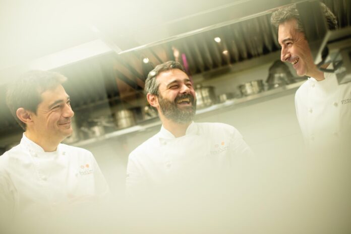 Versátil, el restaurante de pueblo con estrella Michelin mejor valorado en España gracias a sus clientes
