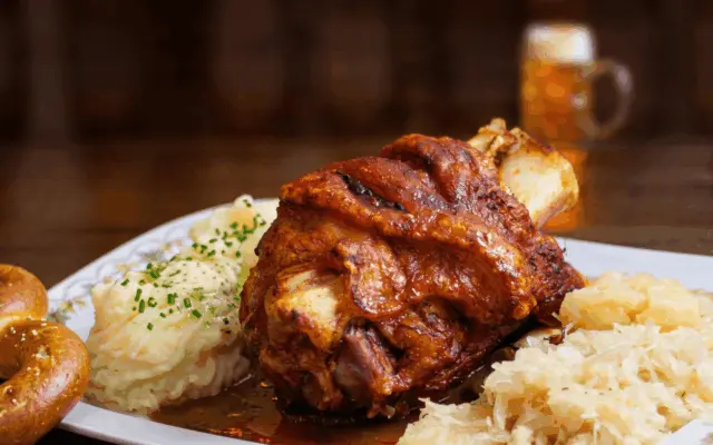 El restaurante madrileño Krüger consolida su oferta gastronómica basada en el codillo alemán