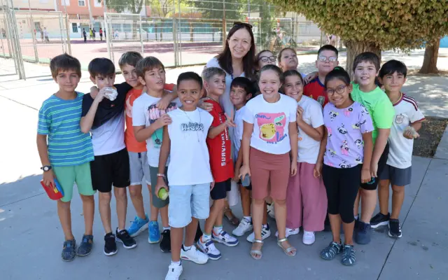 Rosa Melchor visita el CEIP Pablo Ruiz Picasso en el inicio del curso escolar