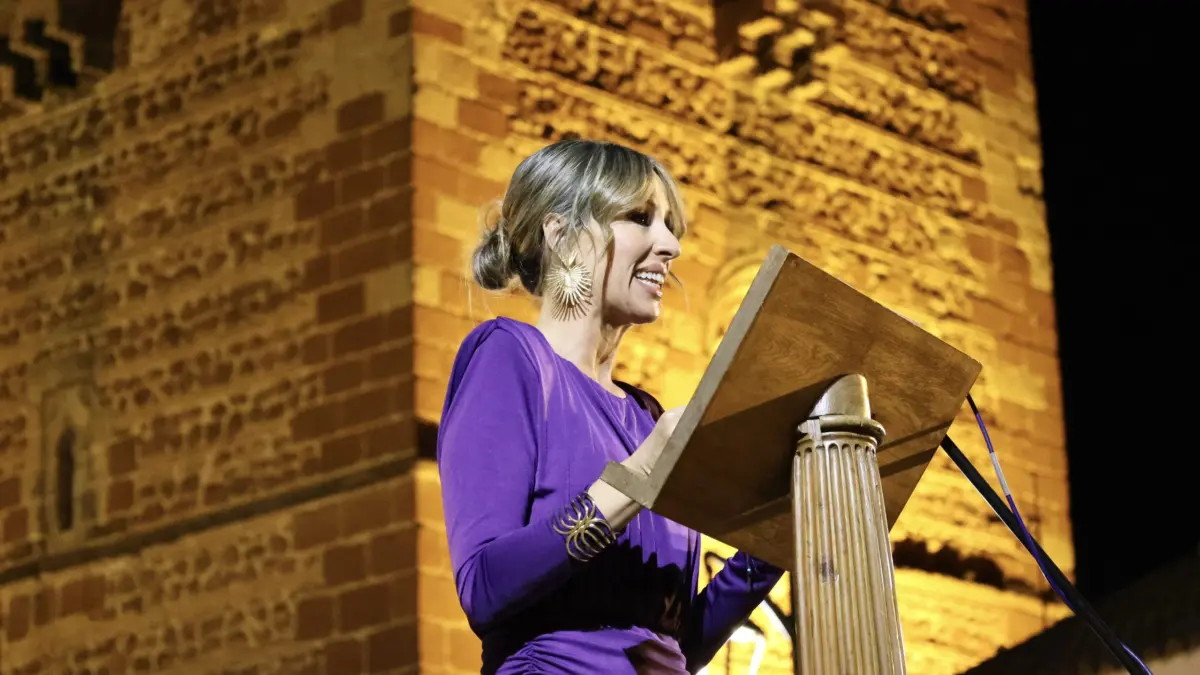 Raquel Martín Menor pregonando las Fiestas Patronales y la Vendimia 2026 en la Plaza de Santa María de Alcázar de San Juan