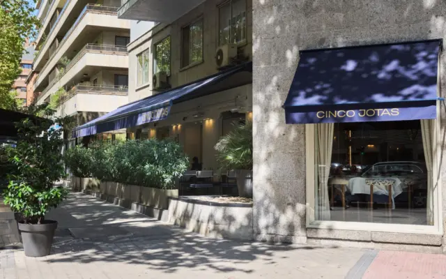 Cinco Jotas Madrid renueva su propuesta gastronómica con una mirada contemporánea sobre la cocina ibérica