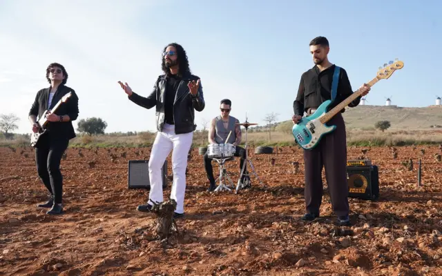 DenisDenis durante la grabación del videoclip en 2024