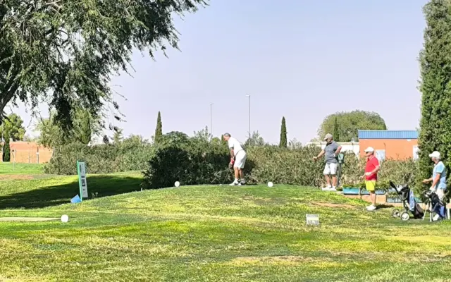 Entrega de trofeos del Torneo de Ferias y Fiestas 2026 de golf en el campo de Abedul Golf, Alcázar de San Juan