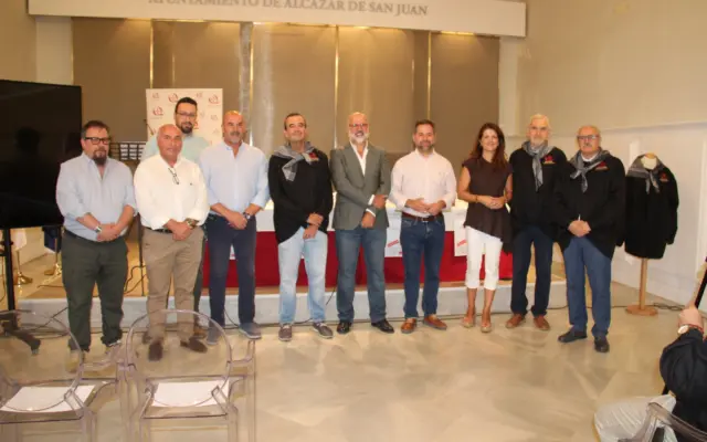 José Manuel Lucía Megías recibe la distinción de Gran Sancho Panza en Alcázar de San Juan