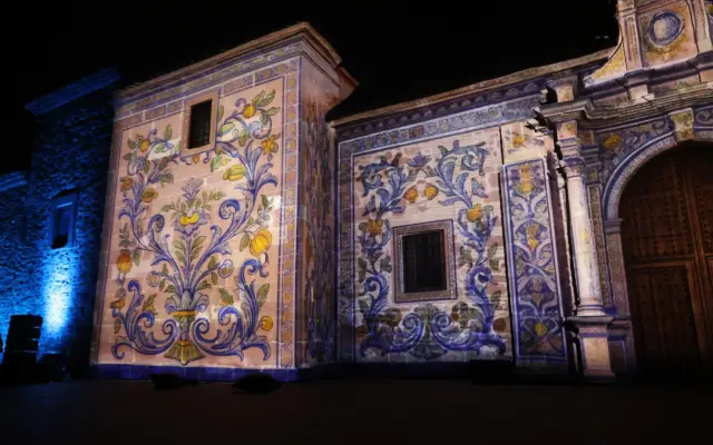 Videomapping proyectado en la fachada de Santa María la Mayor por su VIII Centenario