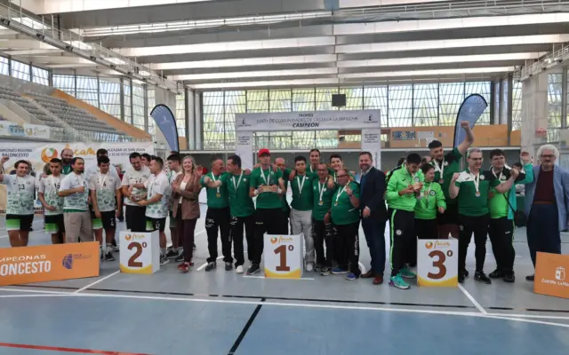 Clausura del II Trofeo de Baloncesto Inclusivo de FECAM en el Pabellón Vicente Paniagua de Alcázar de San Juan