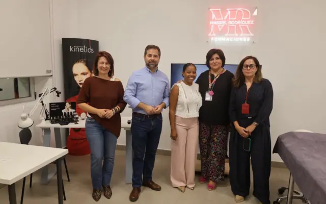 Apertura del centro de formación en estética de Massiel Rodríguez en el Centro de Empresas de Alcázar de San Juan
